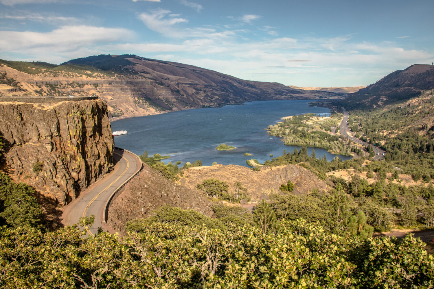 Columbia lookout outlet crest