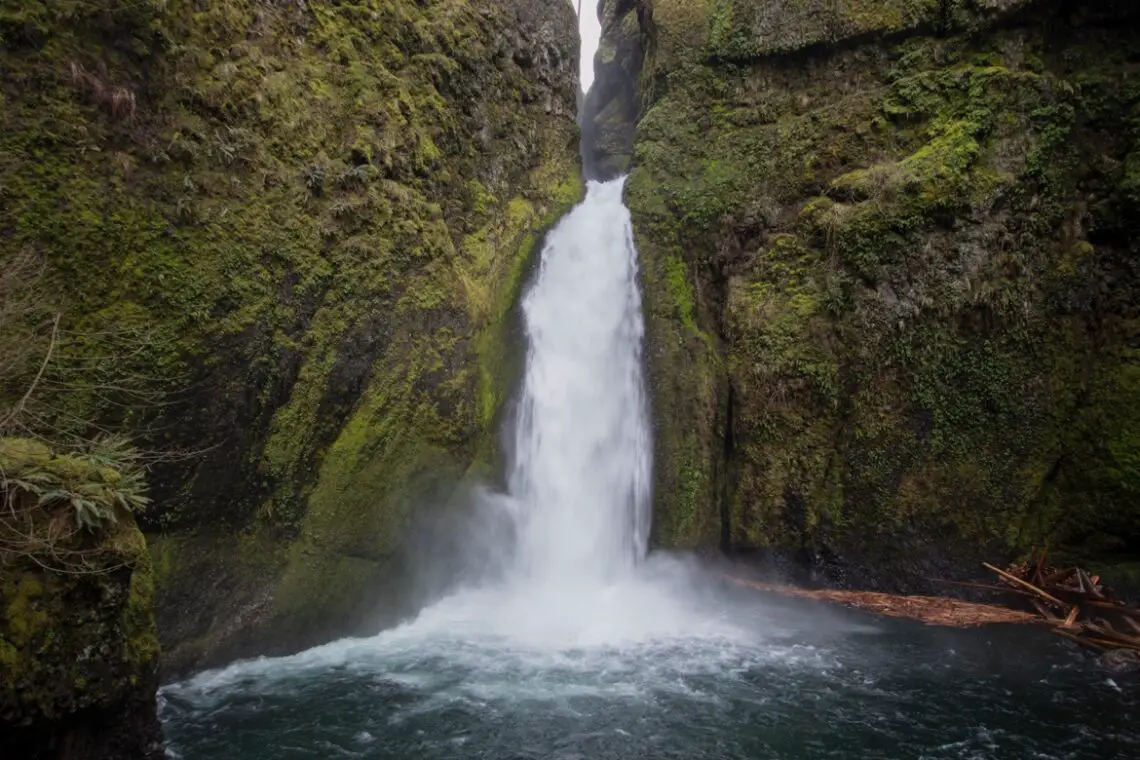 The incredible Wahclella Falls trail in Oregon - The Gorge Guide